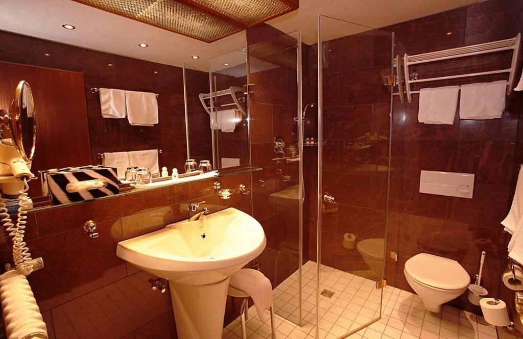 Art-Hotel Am Park บาเดนไวเลอร์ ภายนอก รูปภาพ