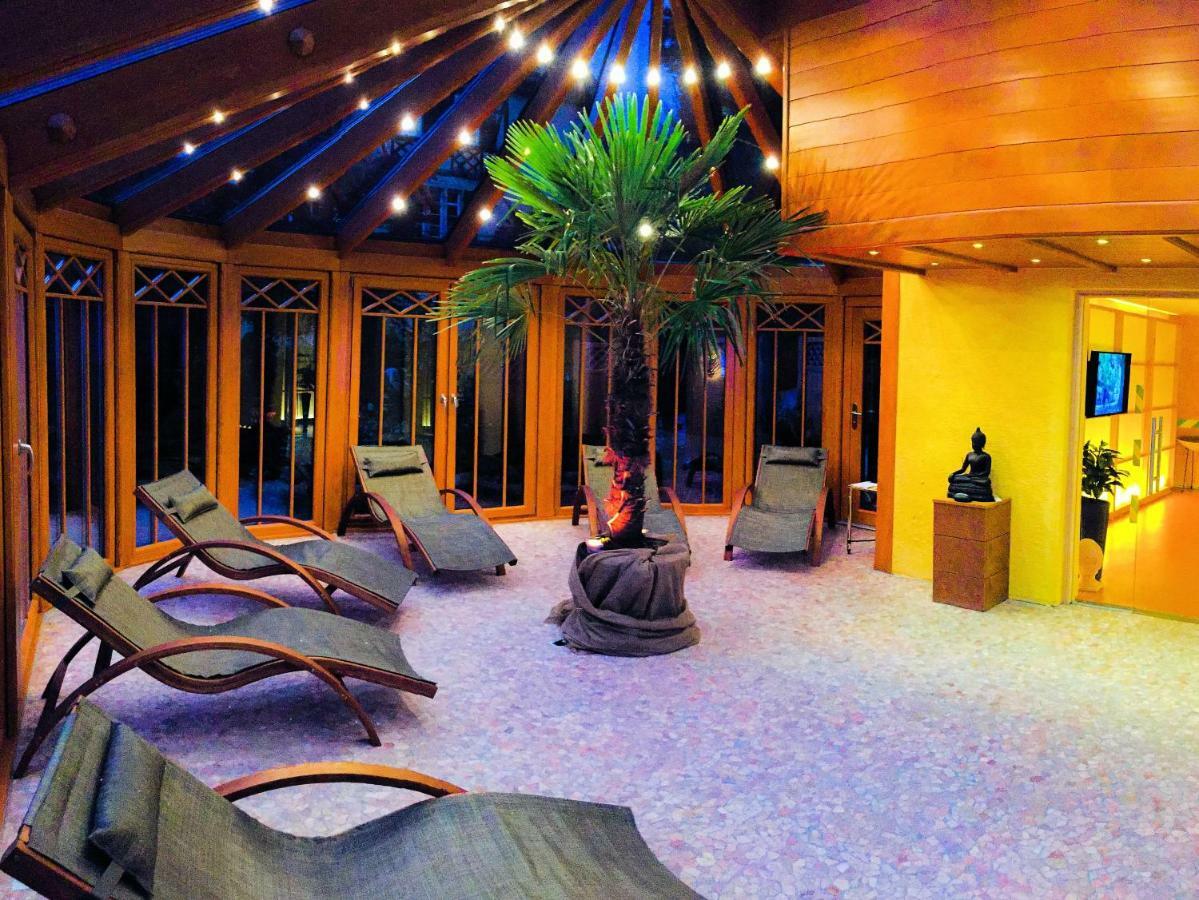 Art-Hotel Am Park บาเดนไวเลอร์ ภายนอก รูปภาพ